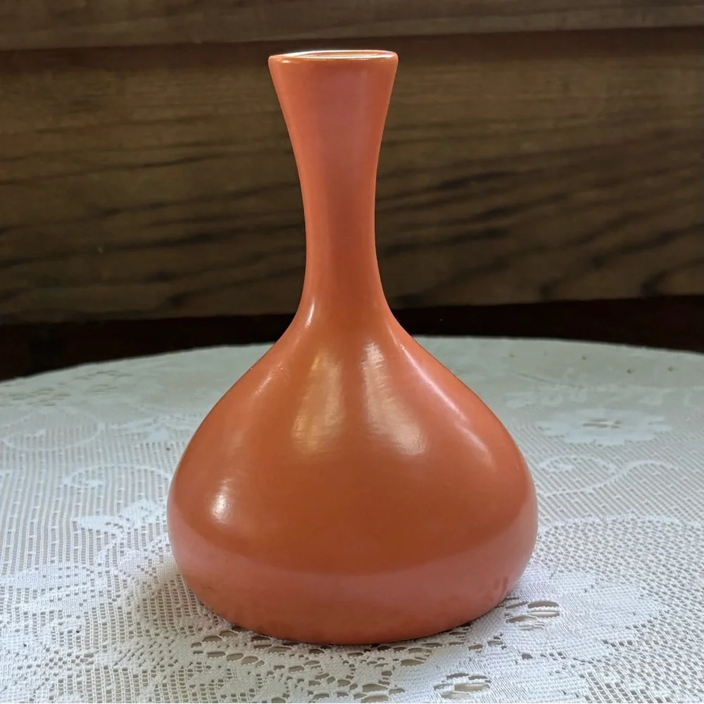 Crate and Barrel Sammie Vase Tangerine